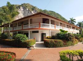 Hotel Villa De Los Angeles，位于比亚维森西奥的酒店