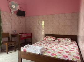 Hotel Carollina Syariah，位于Girijati的酒店