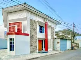 Urbanview Syariah Oemah Isun Homestay Cirebon by RedDoorz