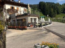 Appartamenti Agritur Mas da la Val，位于罗恩佐的酒店