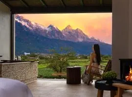 大野三秋·日照金山·野奢汤池度假酒店