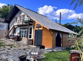 Casa Adela，位于Neagra的带泳池的酒店