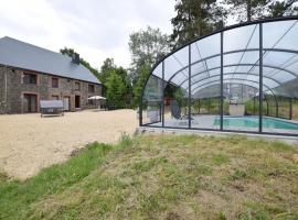 Cottage in Ardennes with Heated Pool，位于Warempage的酒店