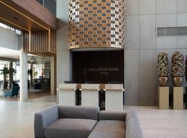 Balaton Park Hotel，位于Balatonfőkajár的酒店