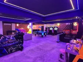 The Luxurious 23, GameTopia Villa