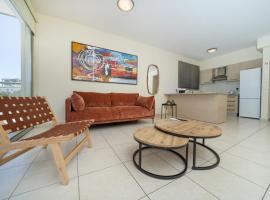 Modern 2 bedroom flat in Engomi，位于Strovolos的酒店