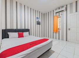RedDoorz at HSP Guest House Samarinda，位于沙马林达的酒店