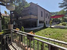 guest house MyOni，位于Oni的酒店