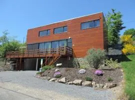 Riverside Retreat with Sauna