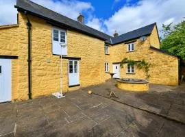 Finest Retreats - Bailey Glace Farmhouse