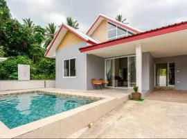 Peray Art Villa - Master Bedroom En-Suite Bath