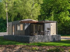 Sauwer Lodge with Hot Tub – 6 Guests，位于Tandel的酒店