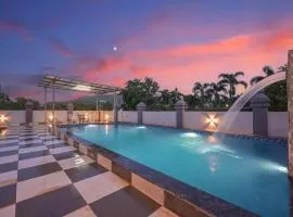 Courtyard Villa by Tropicana Stays