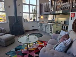 The Dairy, Yealand Redmayne in a rural setting, bring your dogs and horse，位于Beetham的酒店