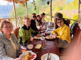 Antique cottages，位于卡巴莱的带停车场的酒店