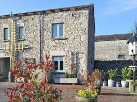 Corner Cottage, Yealand Redmayne, ideal family holiday, meet the resident animals，位于Beetham的酒店