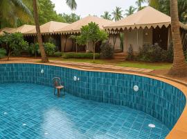 Goya Gate Beach Resort，位于阿姆波尔的酒店