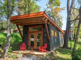 1 Mile to Downtown West Jefferson Camping Cabin #1
