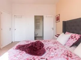 Appartement romantique de luxe à Liège Chambre, salon SDB privée 2e étage