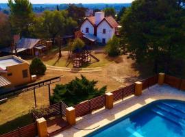 Cabañas Foxes，位于德尔迪克镇的酒店