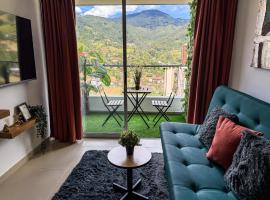 Apartamento con vista a la montaña, piscina y gym，位于萨瓦内塔的酒店