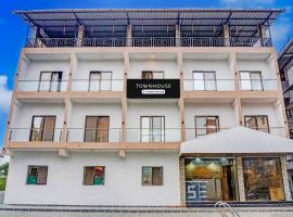 Townhouse Lonavala Formerly Mountain Meadows Resort，位于罗纳瓦拉的酒店
