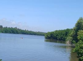 Lotus Vibe Resort，位于奇洛的酒店