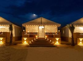 Golden Desert Camps & Resort，位于斋沙默尔的度假村