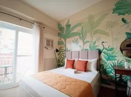 Studio Condo 3 mins to Mactan Airport with Pool and Gym