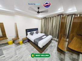 Hotel Premium RUDRA GUEST HOUSE ! Varanasi, Near Kashi Vishwanath Temple And Ganga Ghat, Fully Air conditioned & Spacious Room - Prime Location BEST HOTEL IN VARANASI，位于瓦拉纳西的酒店