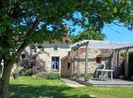 Lavender House - Traditional & charming stone home