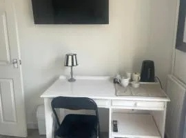 Pembroke Dock rooms