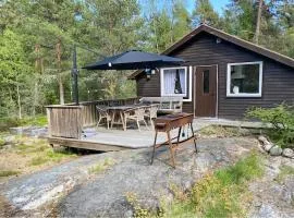 Gorgeous Home In Ljusterö