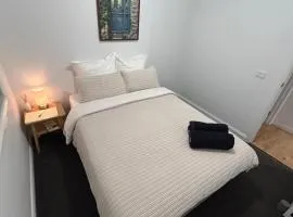 Queen bed private room