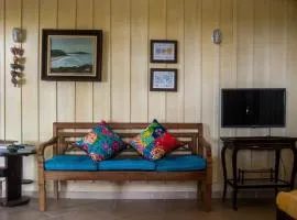 Casa charmosa e pé na areia na Ilha do Mel - Nova Brasília