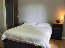 Private Room Near Airport, The Rabbit & Hilton Templepatrick Ideal for Spa, Weddings & Stopovers