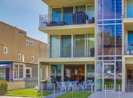 Bayside Gem - Beachfront - Vibrant - Ocean Breeze