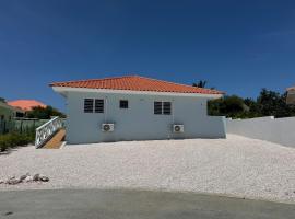 Villa with private pool close to the most beautiful beaches!，位于Fontein的酒店