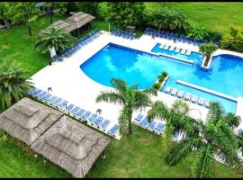 Little Ranch Hotel Spa Pilar，位于Manuel Alberti的酒店