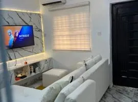 Tasteful 1bed luxury Apartment, Adeniyi Jones ,3Min to the Airport ,24hours Power