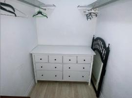 Drip Star Life Hostel Miami，位于Parkway Regional Medical Center Heliport的青旅