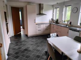 Family-friendly house in Holluf Pile，位于欧登塞的酒店