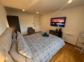 Specious double room with king size bed