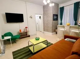 The Artist's Nook - Syntagma Escape