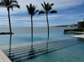 Arama Bay Relaxation, Luxury and Elegance by the Sea，位于布塞里亚斯的酒店