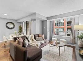 Modern Oasis Stylish 2BR Condo Near Attractions