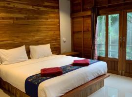 The Cliff & River Jungle Resort，位于Ban Bang Thong的酒店