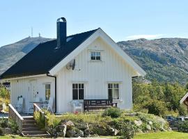 5 person holiday home in Oksvoll，位于Oksvoll的酒店