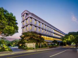 上海虹桥荷逸唐酒店北新泾地铁站Shanghai Hongqiao Heyitang Hotel Beixinjing Subway Station Branch，位于上海的酒店