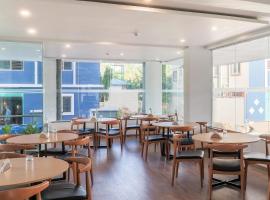 Super Townhouse Reva College University，位于耶拉汉卡的酒店